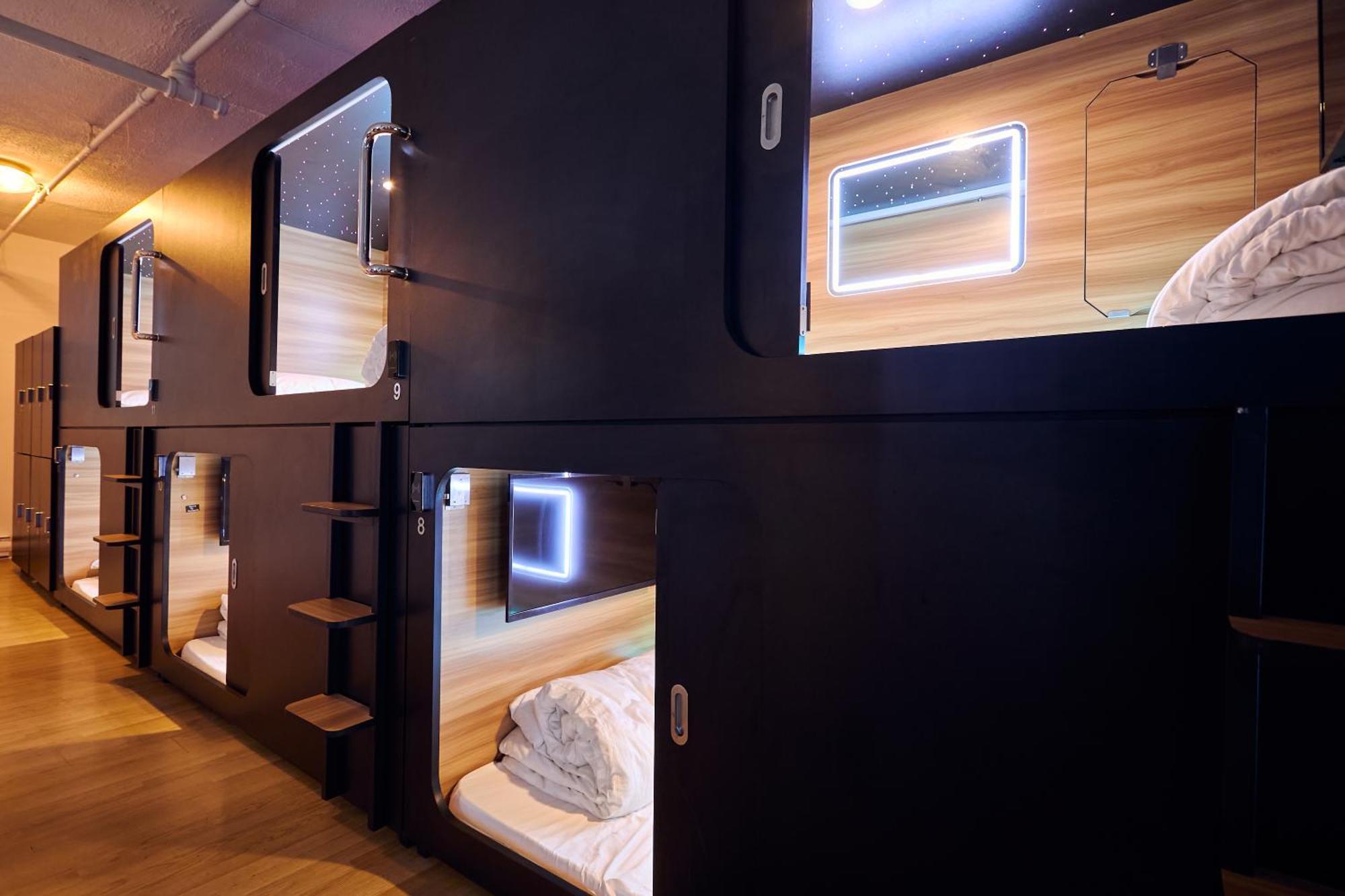 Capsule Hotel Montreal Exterior foto